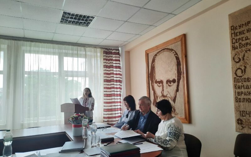 photo_5213136909549816646_y