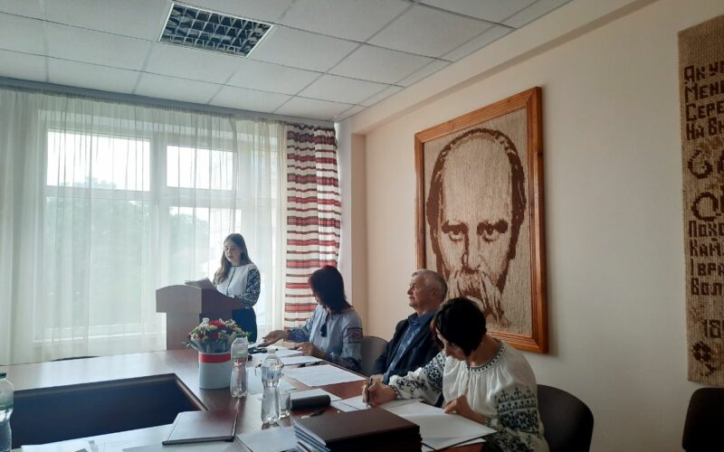 photo_5213136909549816650_y