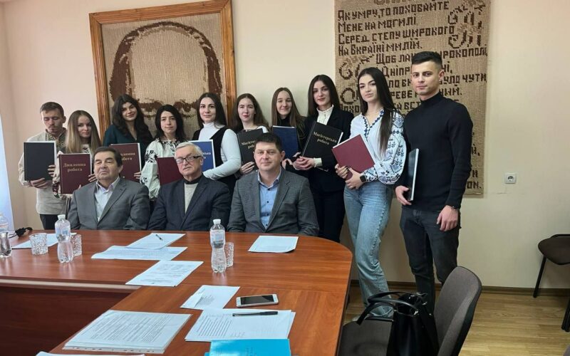 photo_5197442081142984851_y